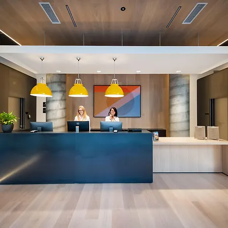 מלון דירות Staycity Venice 4*